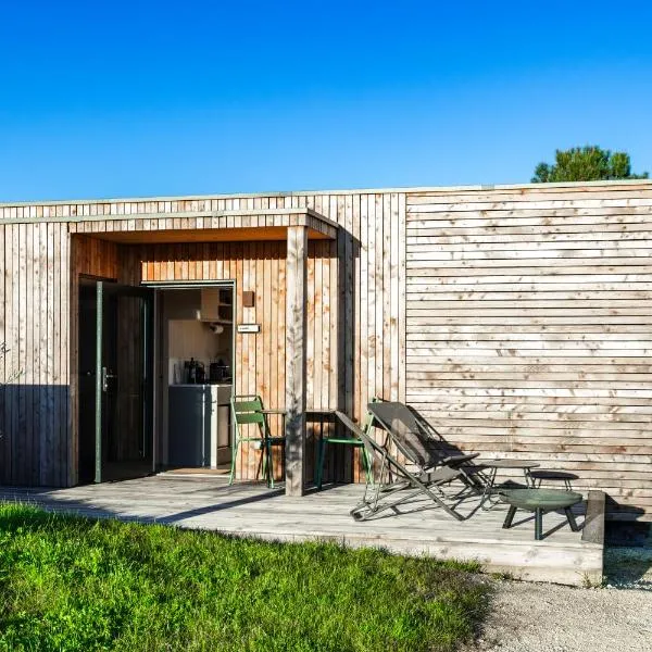 Vineyard Cabins at Château Puynard, hotel u gradu 'Berson'