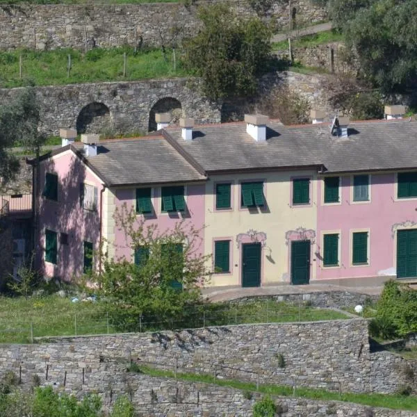 Villa Olivari apartments and garden, Hotel in San Rocco al Porto