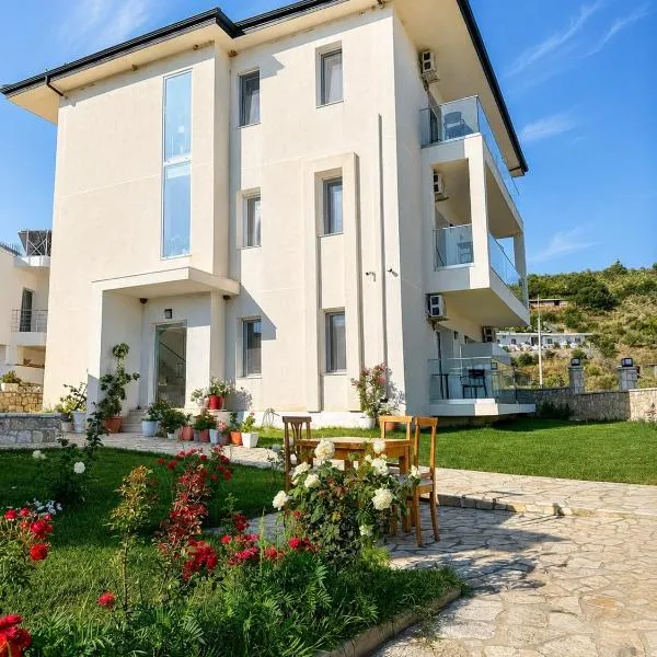 SEA & LAKE VIEW VILLA, hotel in (( Kalive Gjoka ))