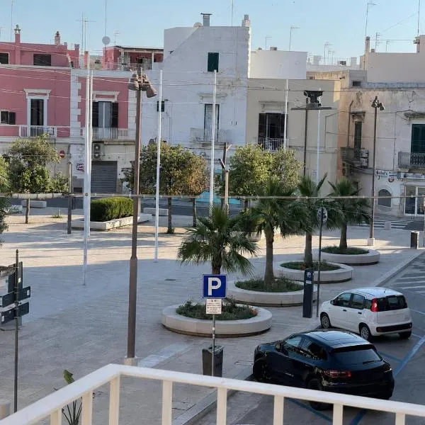 Casa Mare con finestra su balcone, hotel in Polignano a Mare
