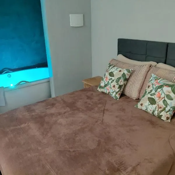 Chalé Jaguary com hidro,Monte Verde MG، فندق في Companhia