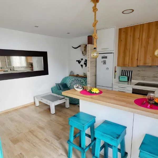 Apartamento Aguamarina con terraza, hotel in Chiclana de la Frontera