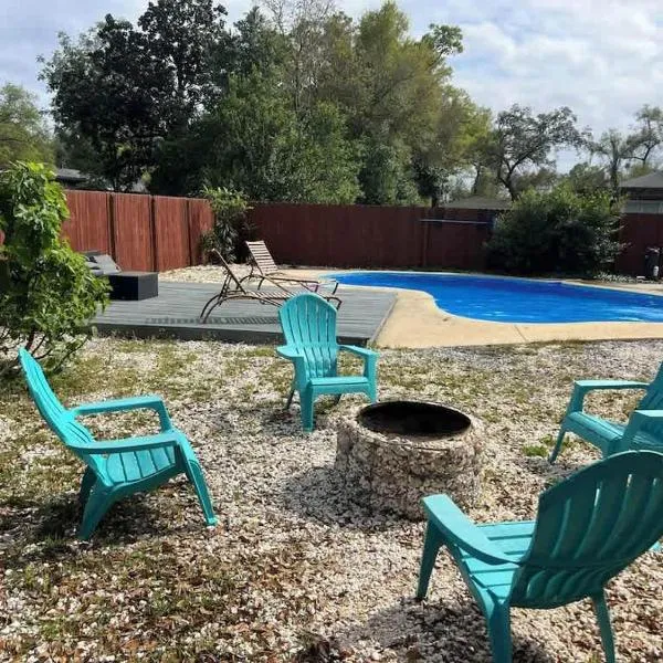A Poolside Paradise, hotel in Pensacola