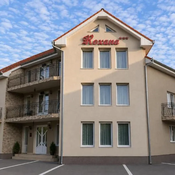 Vila Roxana, hotel a Sînmartin