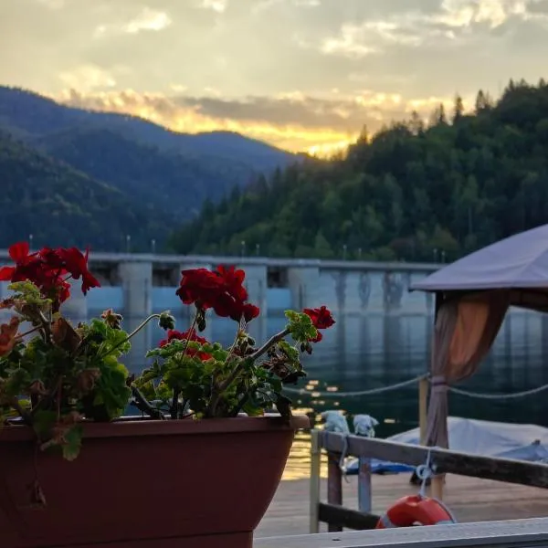La Coca Lake House, хотел в Биказ
