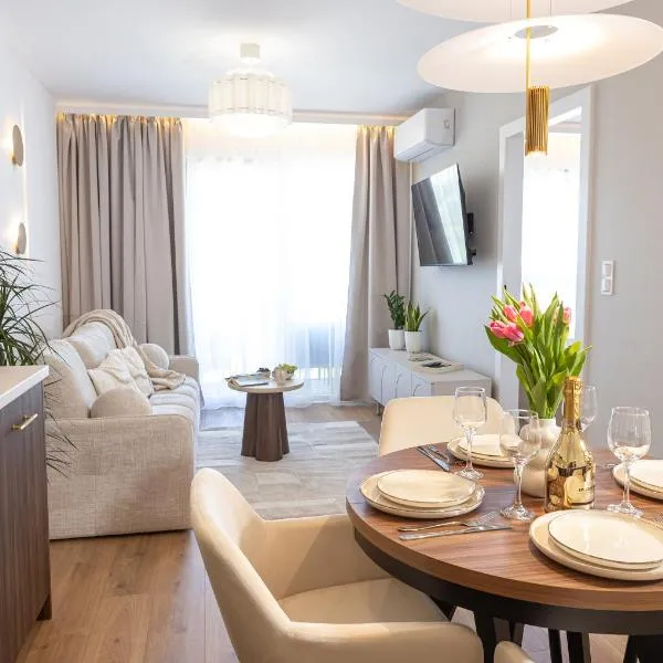 Luxus Apartament Pastelowy 1 z siłownią โรงแรมในกดัญสก์