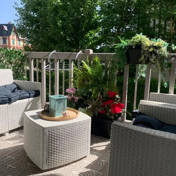 50 m de la plage, hotel in Villers-sur-Mer