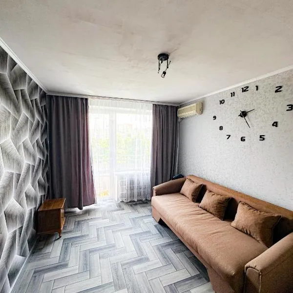 1 комнатная квартира, hotel v destinácii Charkov