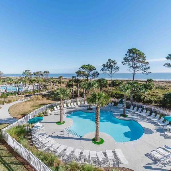 Stunning Views!!-Oceanfront Villa-Heated Pool-Private Balcony-Tiki Bar-Walk to Coligny Plaza, hotel in Hilton Head Island