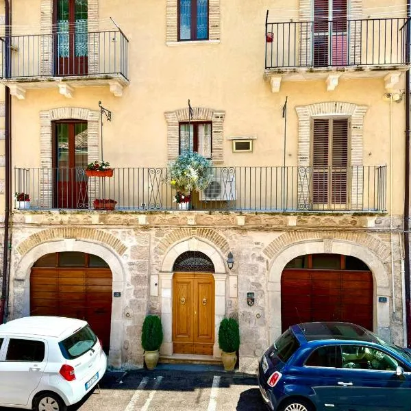 Via Roma 40 - apartment, ξενοδοχείο σε Pacentro