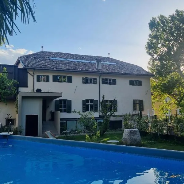 Ansitz Thierburg Suites, hotel di Merano
