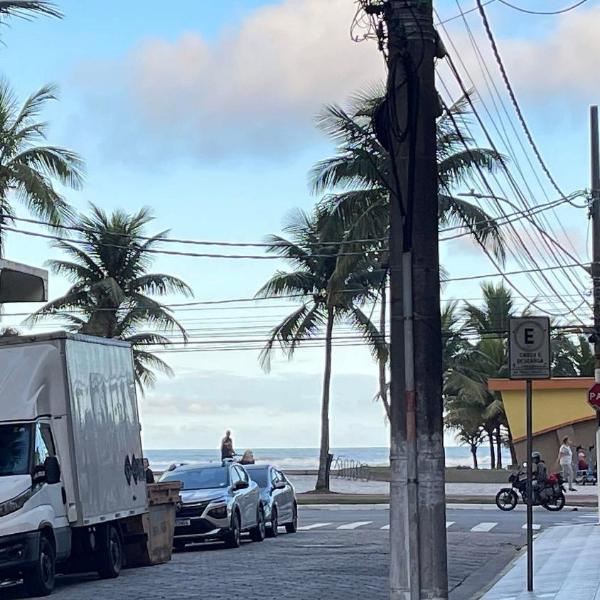Apê c/ Wi-Fi, garagem, beira mar p/ 5 hóspedes