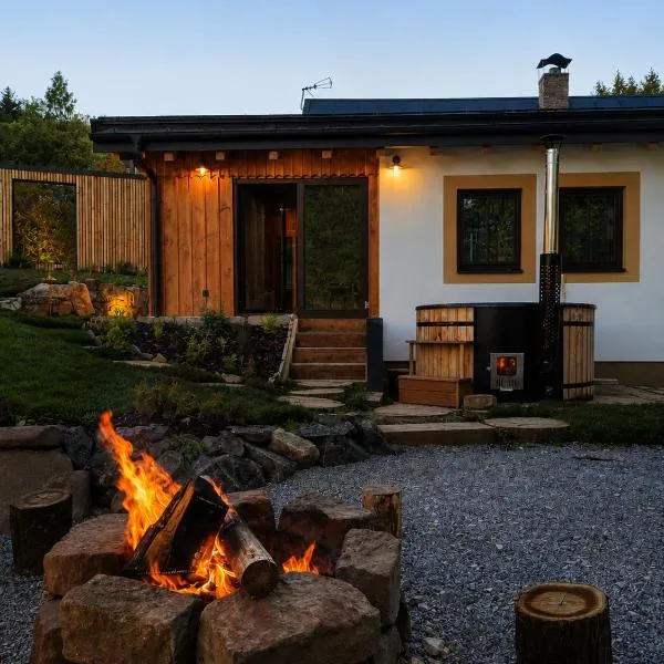 Chalupa pod Hradiskem S99 - Stylová a přívětivá, wellness v Podkrkonoší, hotel di Studenec