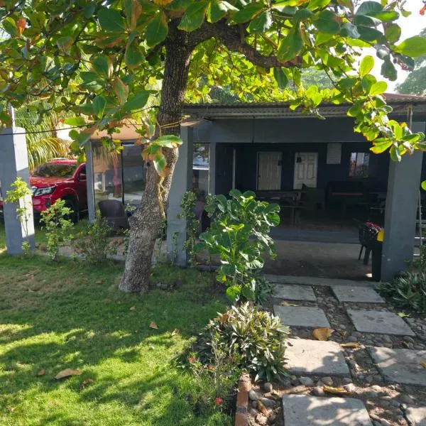 Hermosa Casa de Playa DejaBlue SV, hotel v destinaci La Libertad