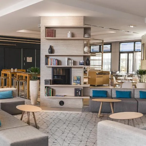 Courtyard by Marriott Paris La Defense West - Colombes: Colombes şehrinde bir otel