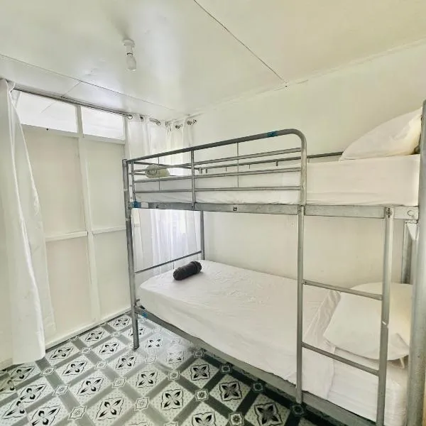 Tonga Airport Cottage - Private Twin Room with Shared Facilities - Budget Accommodation, hotelli kohteessa Fua‘amotu