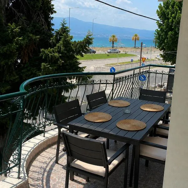 Ioanna Central Sea View, hotel a Ofrínion
