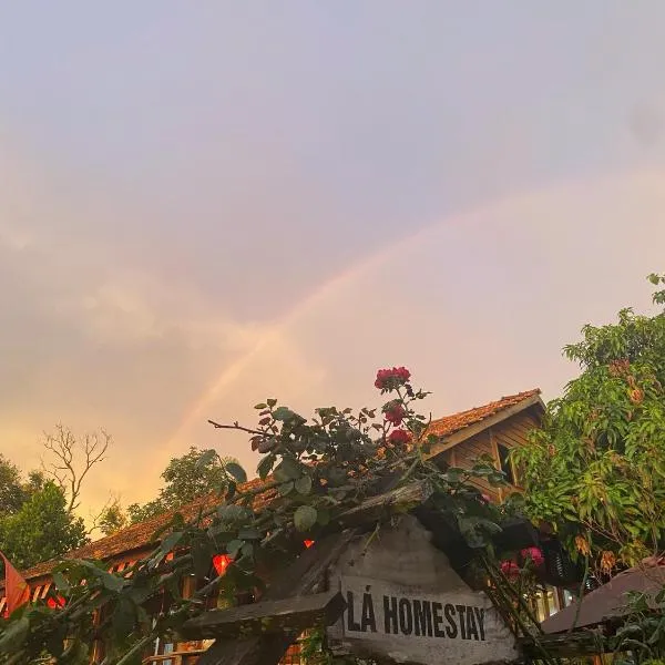 Lá Homestay Đăkmil, hotel u gradu Ðak Lao
