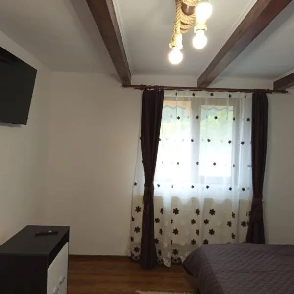 Bunătăți din Retezat, hotel sa Nucşoara