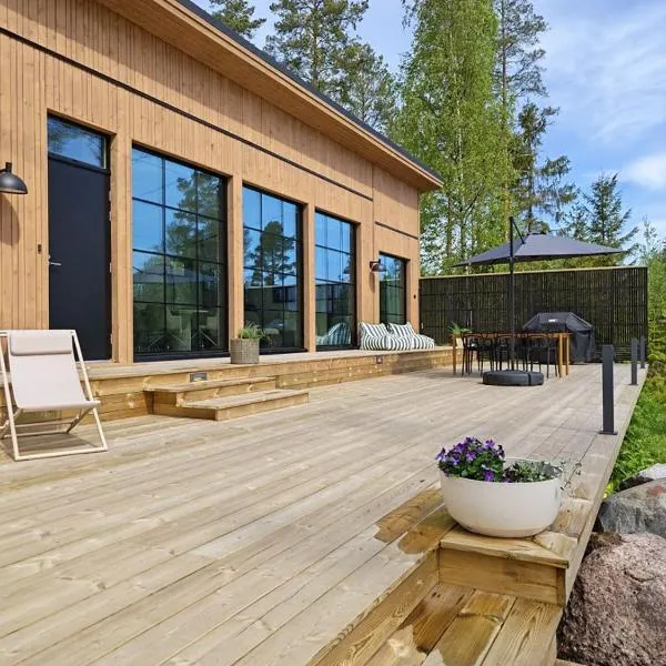 New Seaside Villa with Beach Sauna and Panoramic Views, hotel a Porvoo