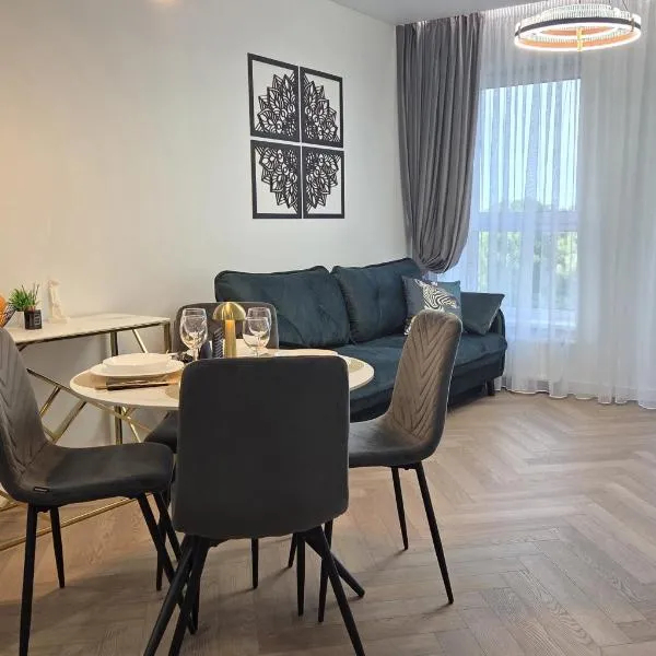 H8 Apartments Klaipėda City, Self check-in, hótel í Klaipėda