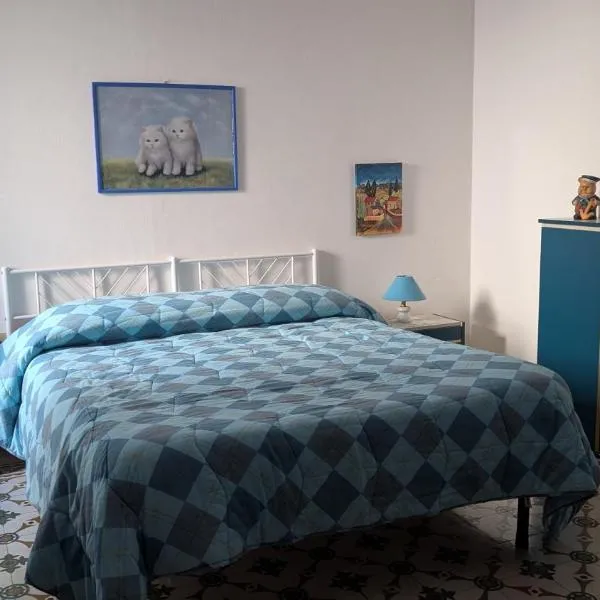 Casa Danero "U dedotu" - Centro storico di Carloforte, hotel a Carloforte