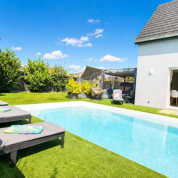 MAISON AVEC PISCINE BERGHEIM Village préféré des Français, Hotel in Bergheim