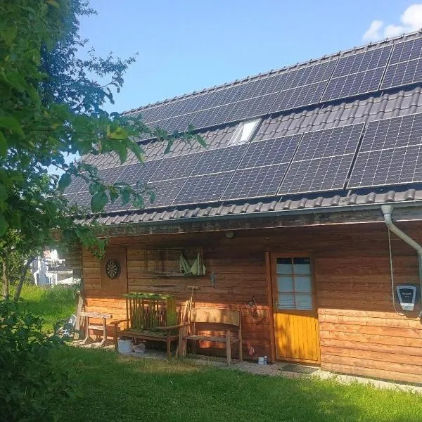 Holzhaus Rheingoldstraße 49a, hotel em Urbar