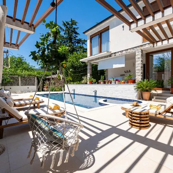 Villa D Apartments、Podlastvaのホテル