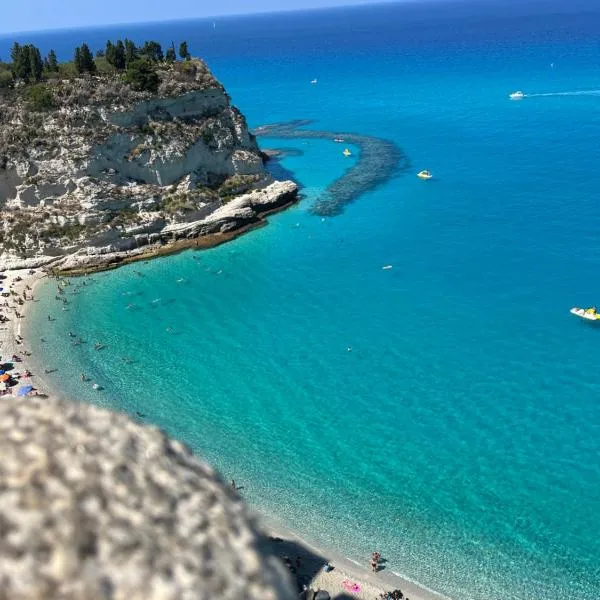 Andrew's Apartament Tropea, hotel a Ciaramiti