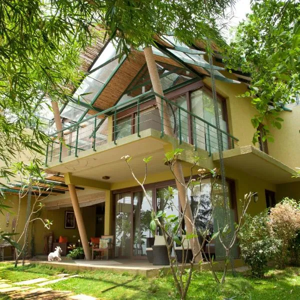 Waterwoods Lodge Kabini, готель у місті Begūr