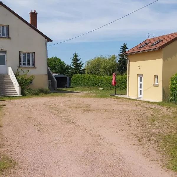 Maison comprenant Appartement 6 couchages parking gratuit proche centre ville, hotel Paray-le-Monialban