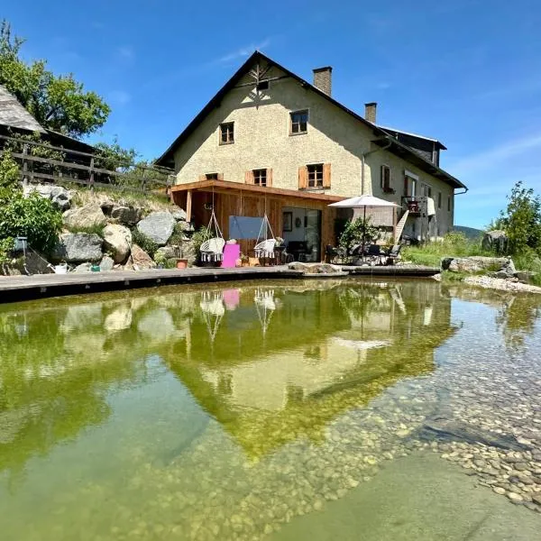 Mauthnerhube Ferienwohnung mit Sauna, Whirlpool, Hüttenfeeling، فندق في Sankt Oswald ob Eibiswald
