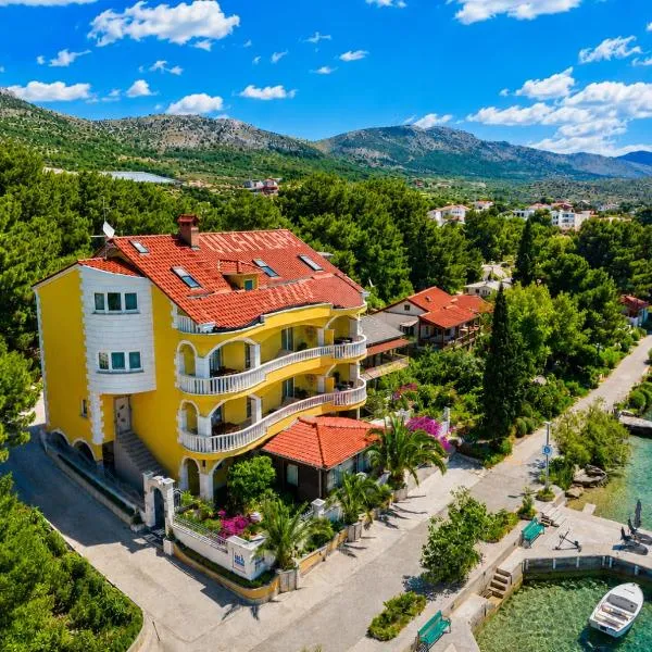 Vila More, hotel sa Grebaštica