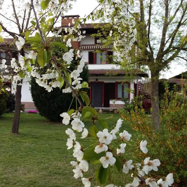 I 99 ulivi, hotel v destinaci Cavour