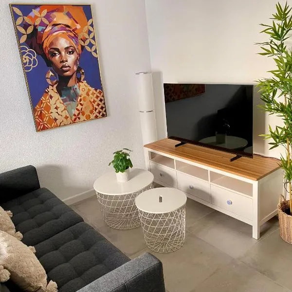 Nuevo Apartamento Luz de Conil AIRE ACONCIONADO Y WIFI -SOLO FAMILIAS O PAREJA- NO ACEPTAMOS GRUPOS-, hotel in Conil de la Frontera