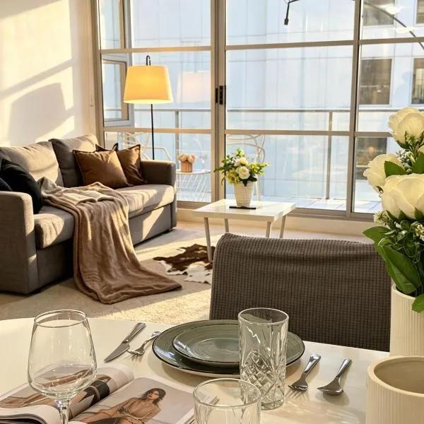 3 Beds for 6 -Spacious Modern- Walk to ICC and QVB, khách sạn ở Sydney