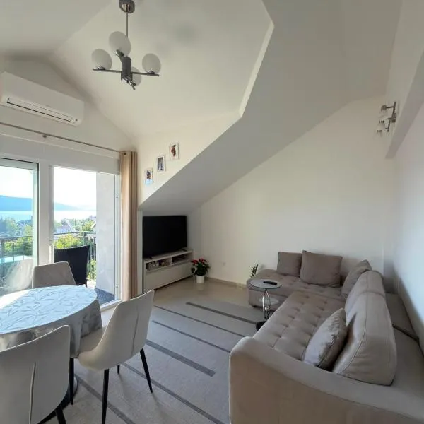 Apartment Ana, hotell i Tivat