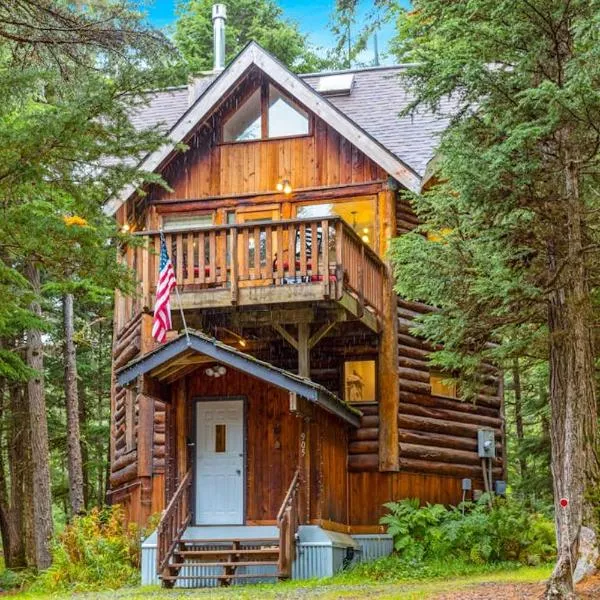 A Hexagonal Cabin in the Trees Two Miles from Alyeska โรงแรมในเกิร์ดวูด