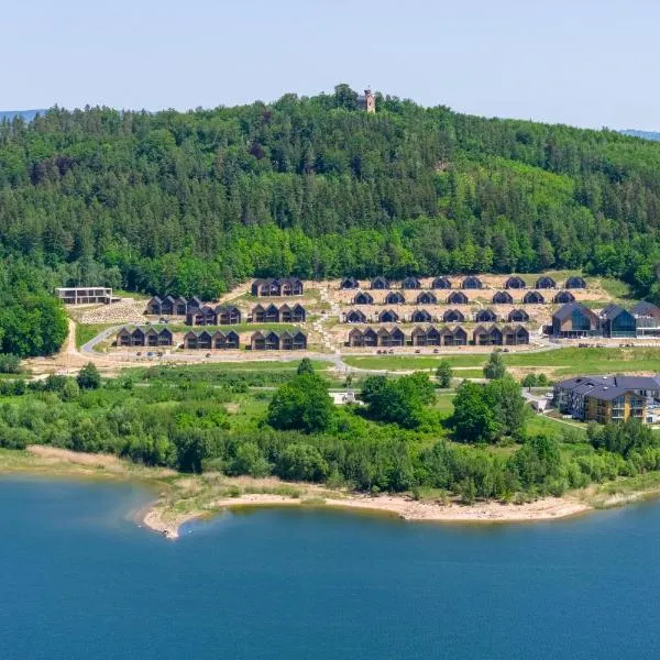 Lake Chwil 5618 widok na zalew i góry: Sosnówka şehrinde bir otel