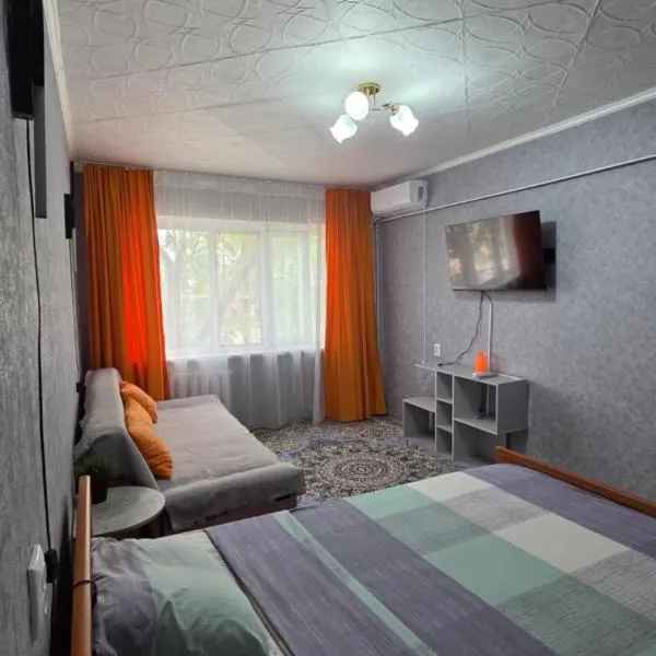 Квартира комфорт, район ЖД вокзал – hotel w mieście Bałchasz
