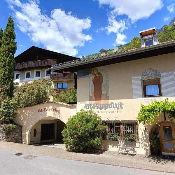 Ferienwohnungen St Hippolyt mit Hallenbad, hotel a Lagundo