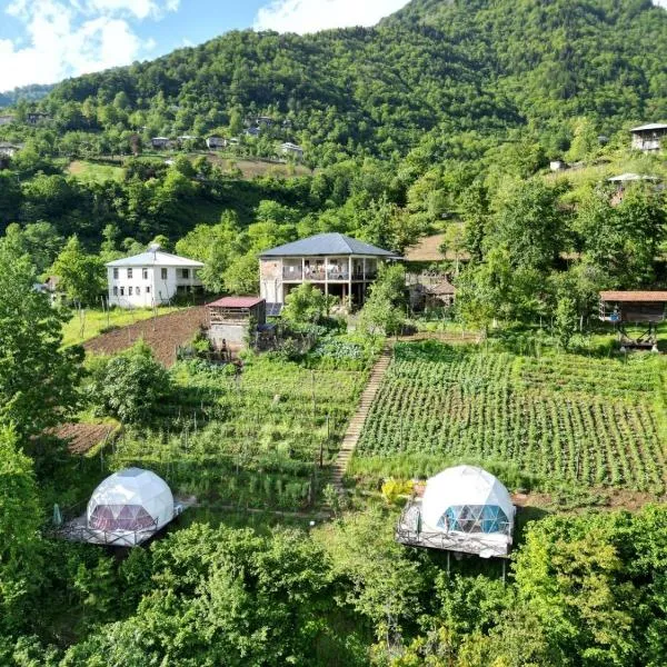 Glamping Machakhela 2, hotelli kohteessa Ch'ik'unet'i