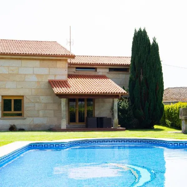Welcome Villa O Sidrón, hotel in Alba