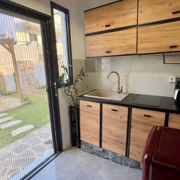 Salamina Urban Escape C โรงแรมในPaloúkia