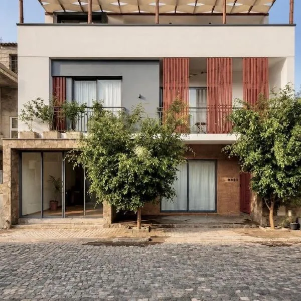 Alfa-apartamento، فندق في Pombas