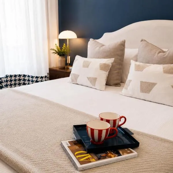ComeCasa Sforza Chic Stay -10 Min Walk from DUOMO，位于米兰的酒店