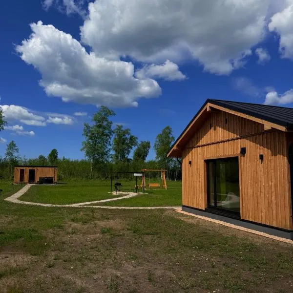 Peaceful Family Cabin with Sauna&Hot Tub near Riga, hotel v destinácii Kangarishi