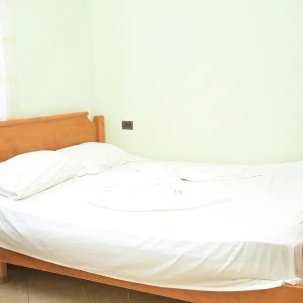 Hotel Xhejsoni, hotel sa Shëngjin