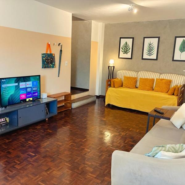 Apartamento três quartos Juvevê com charme e sossego 110 m2 e garagem Domo Hospedagem - Foto 5